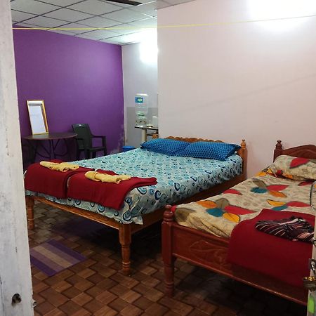 The Leisure Home Stay Shadipur Екстер'єр фото