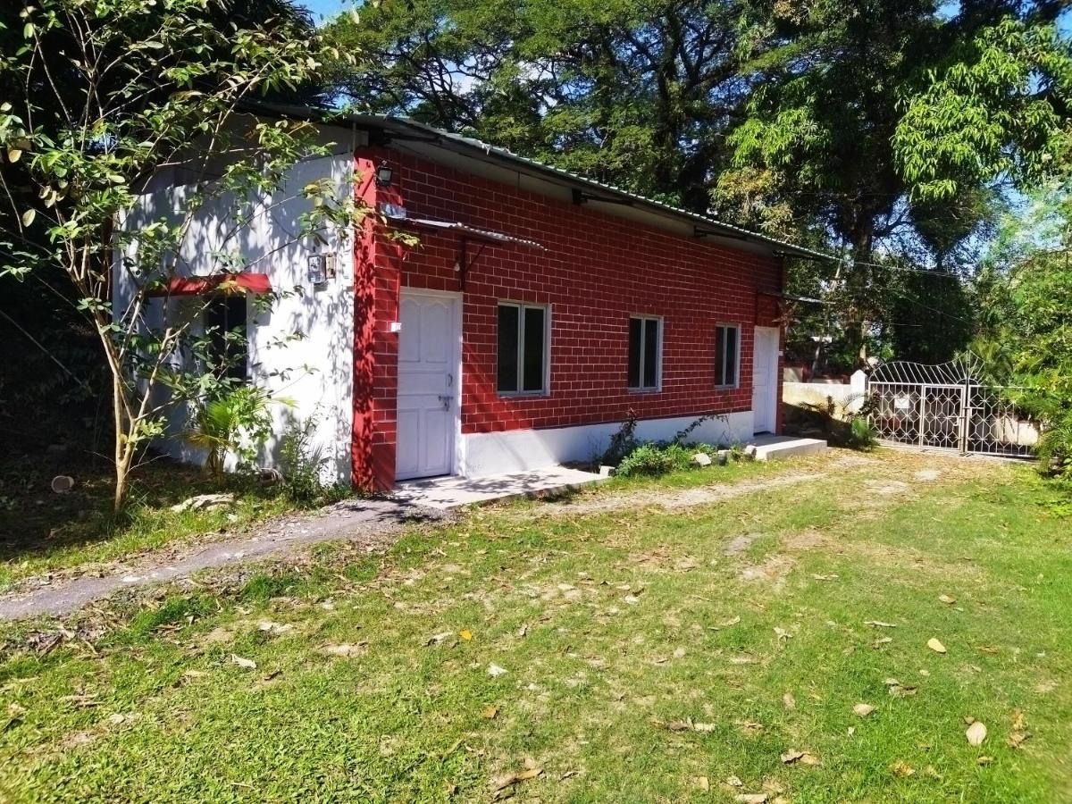 The Leisure Home Stay Shadipur Екстер'єр фото
