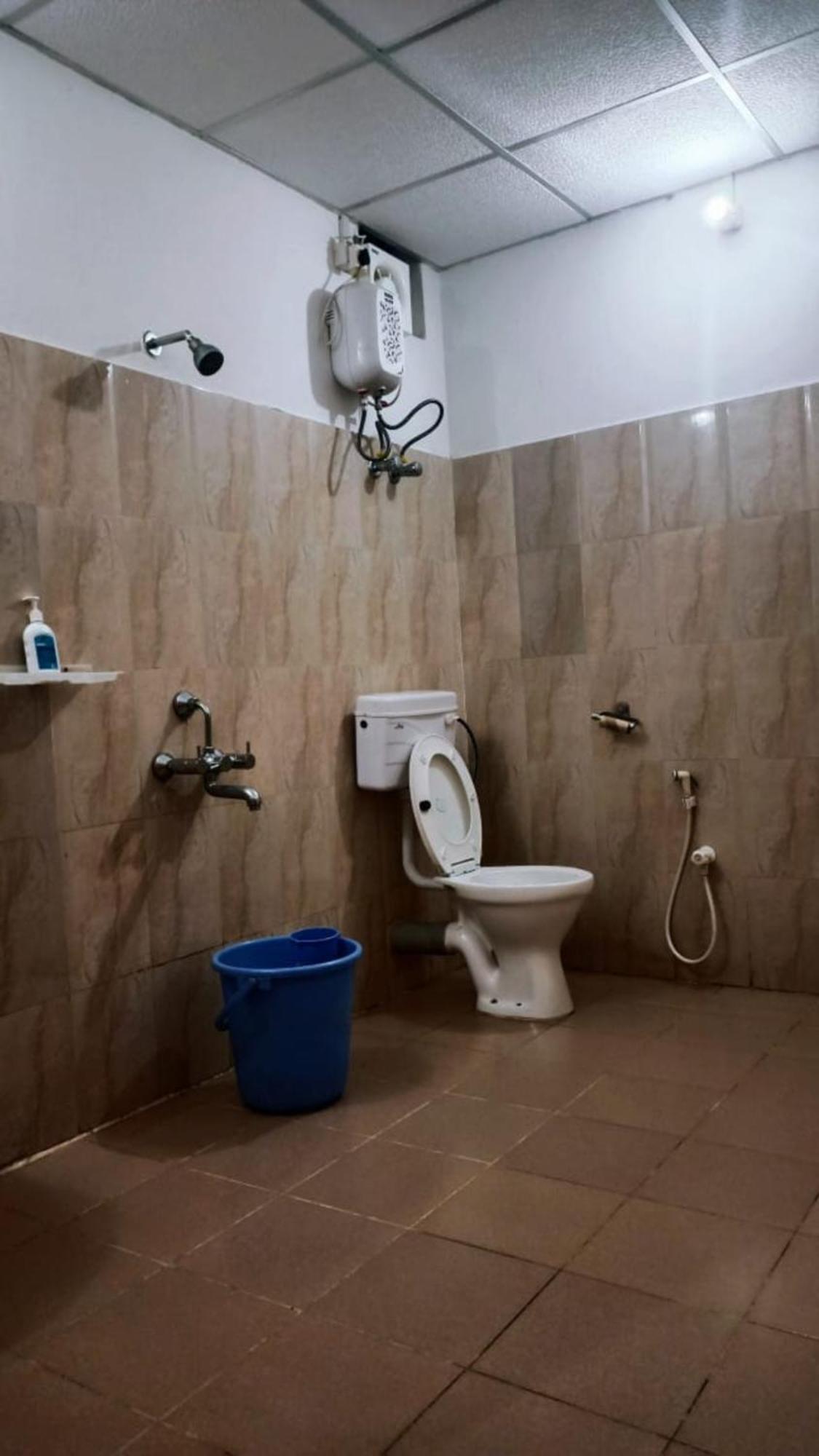 The Leisure Home Stay Shadipur Екстер'єр фото