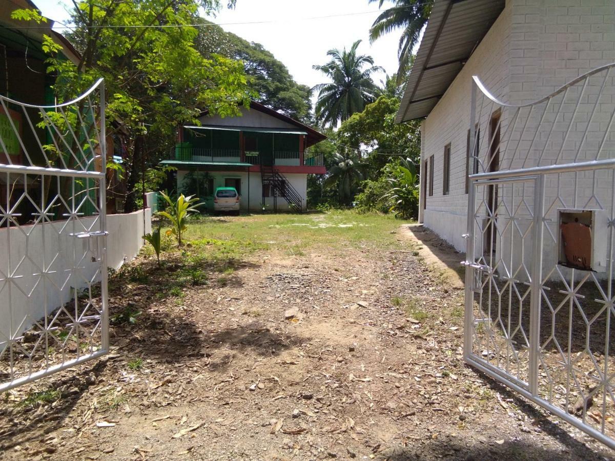 The Leisure Home Stay Shadipur Екстер'єр фото